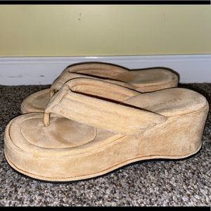 Never worn Y2K wedged flip flops!